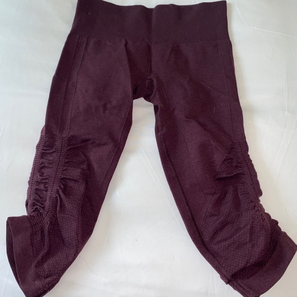 Lululemon Maroon Crop